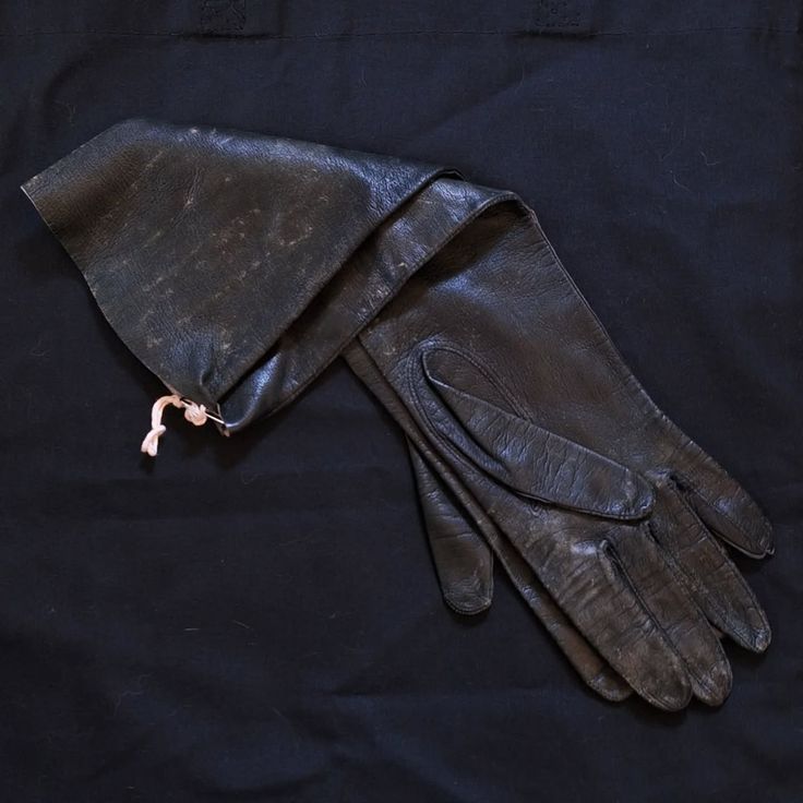 Vintage Women's Black Italian Leather Gloves