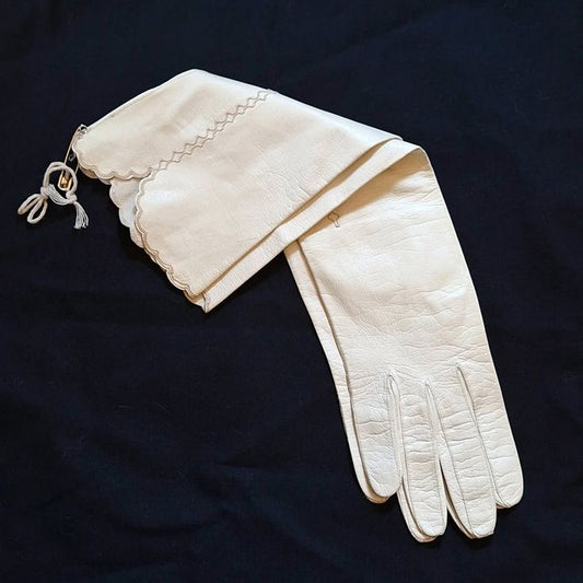 Vintage Women's White Leather Gloves