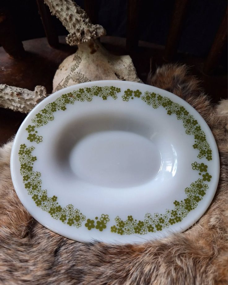 Vintage Pyrex Gravy Boat Plate