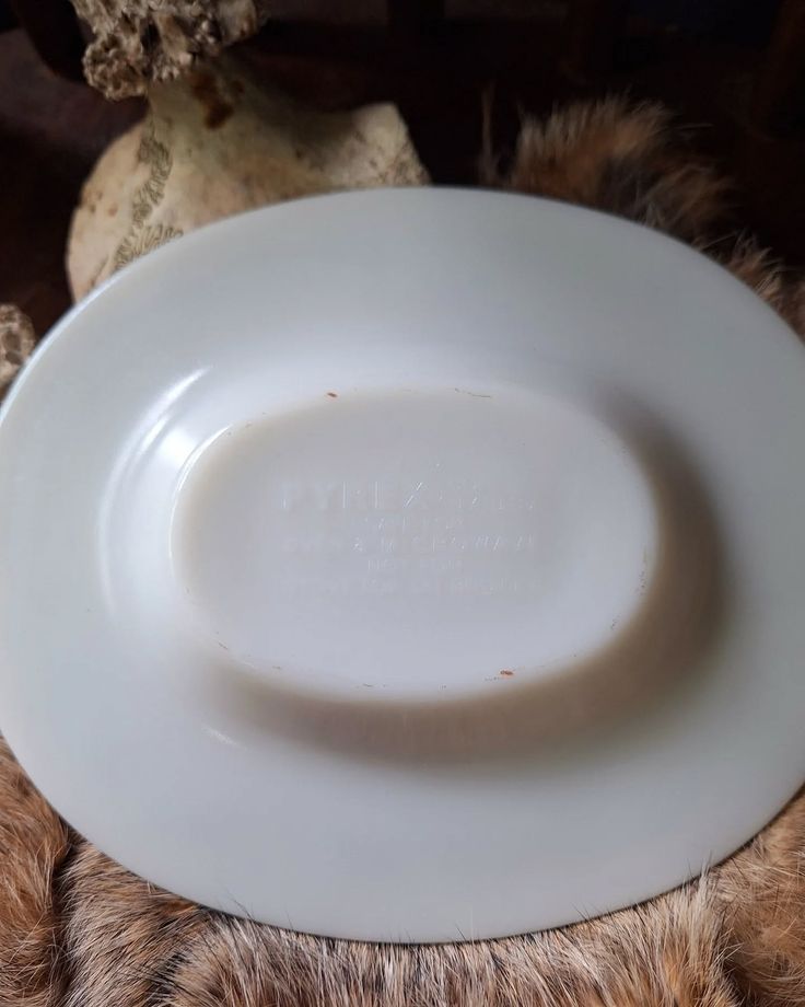 Vintage Pyrex Gravy Boat Plate
