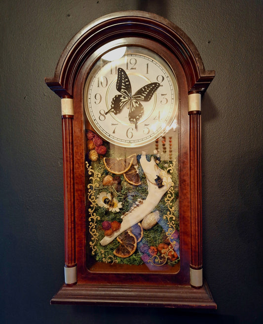 Lucian Oddities Clock