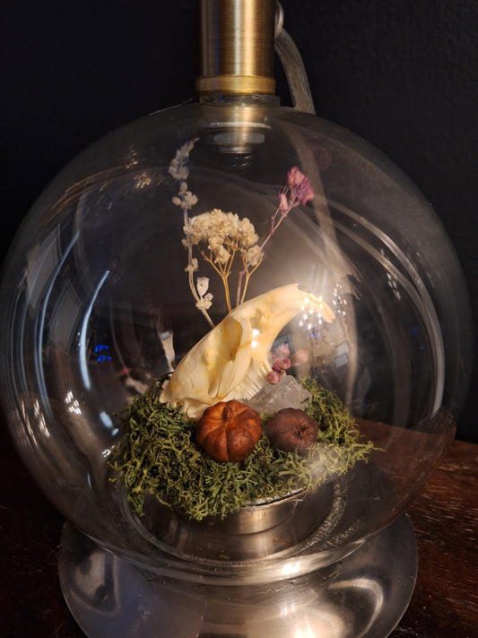 Victor Oddities Lamp